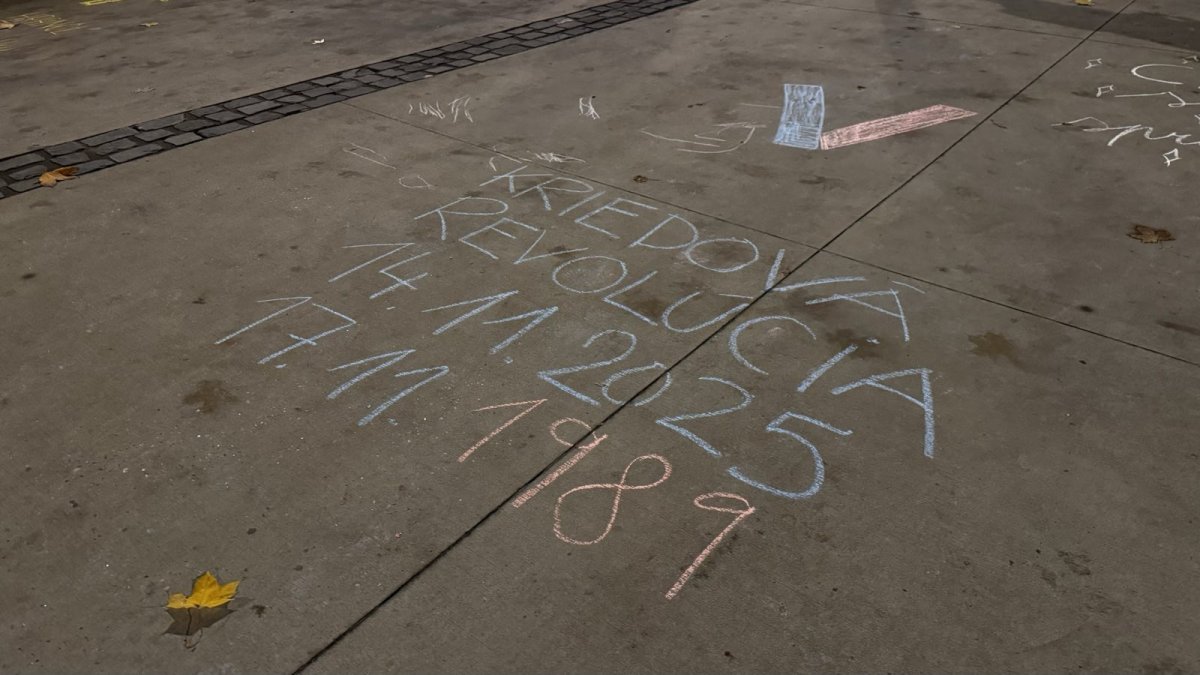 Křídové protesty v Bratislavě před oslavami 17. listopadu