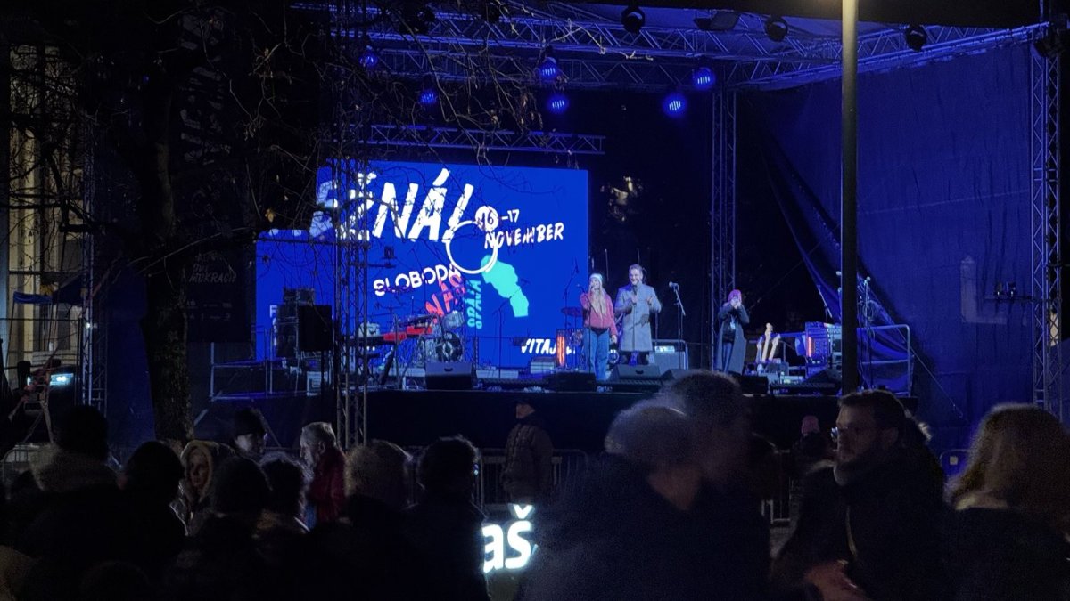 Křídové protesty v Bratislavě před oslavami 17. listopadu