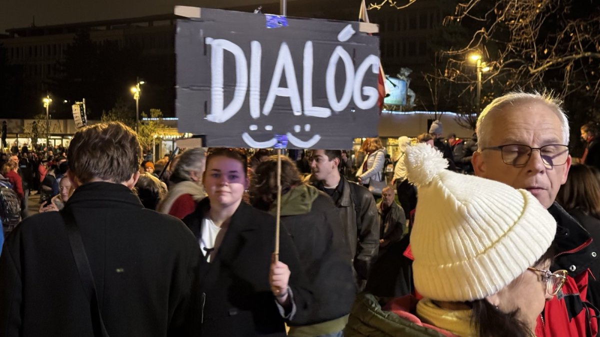 Křídové protesty v Bratislavě před oslavami 17. listopadu