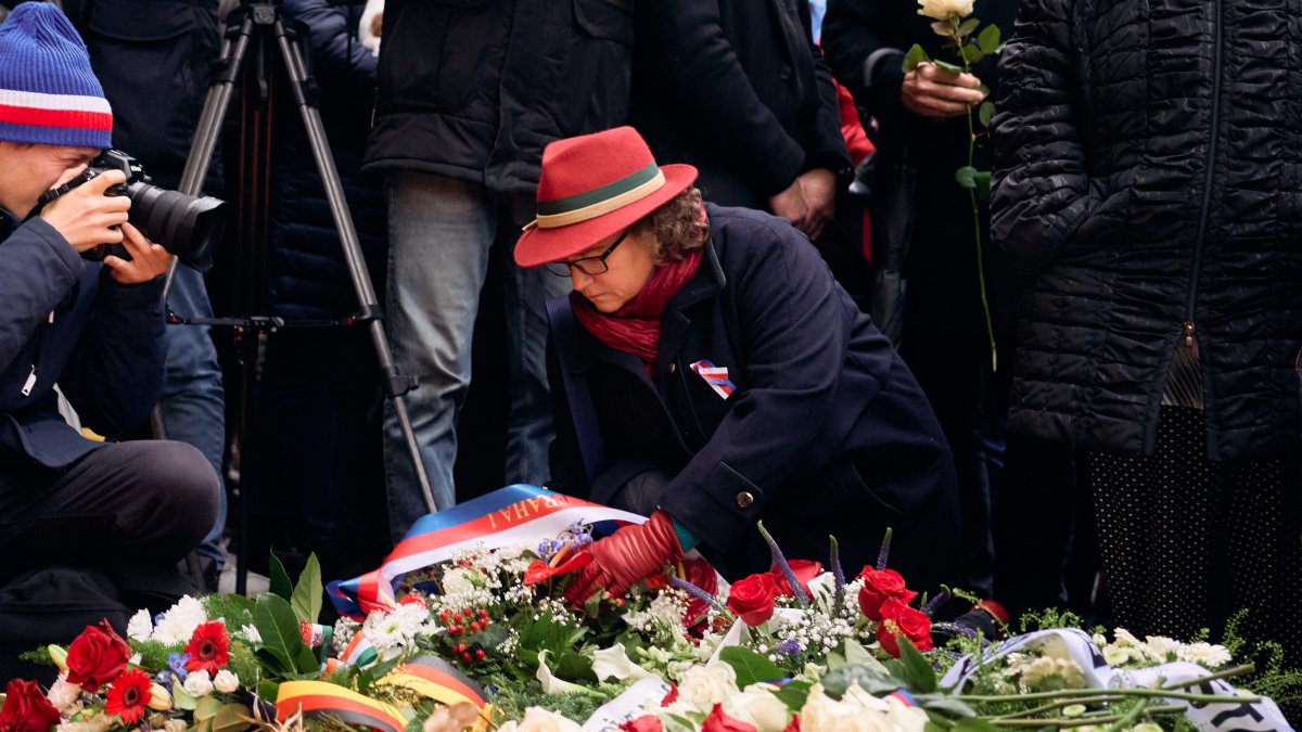 Češi si připomínají události spojené se 17. listopadem. (17.11.2025)