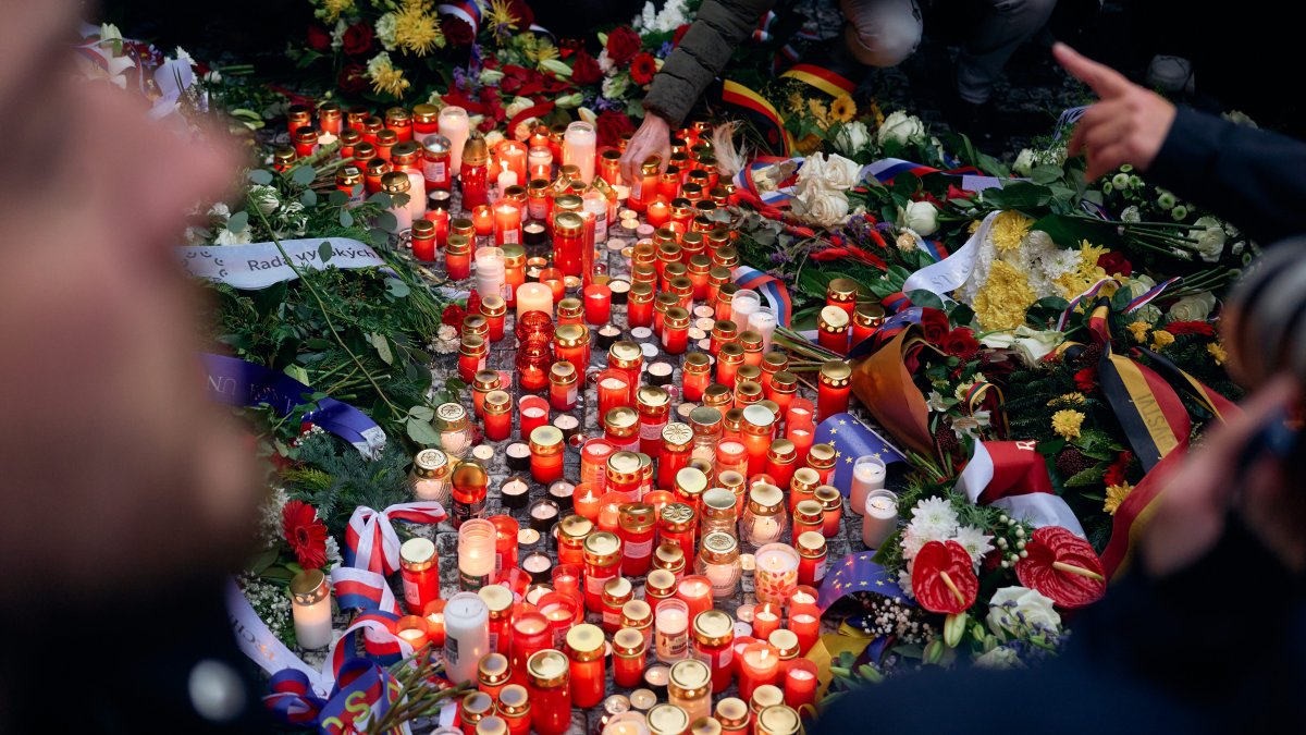 Češi si připomínají události spojené se 17. listopadem. (17.11.2025)