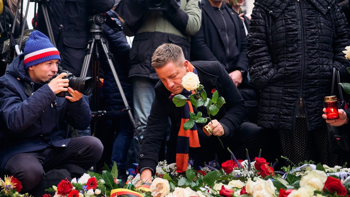 Češi si připomínají události spojené se 17. listopadem. (17.11.2025)