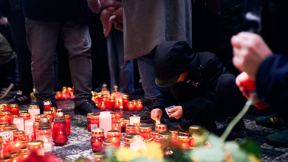 Češi si připomínají události spojené se 17. listopadem. (17.11.2025)