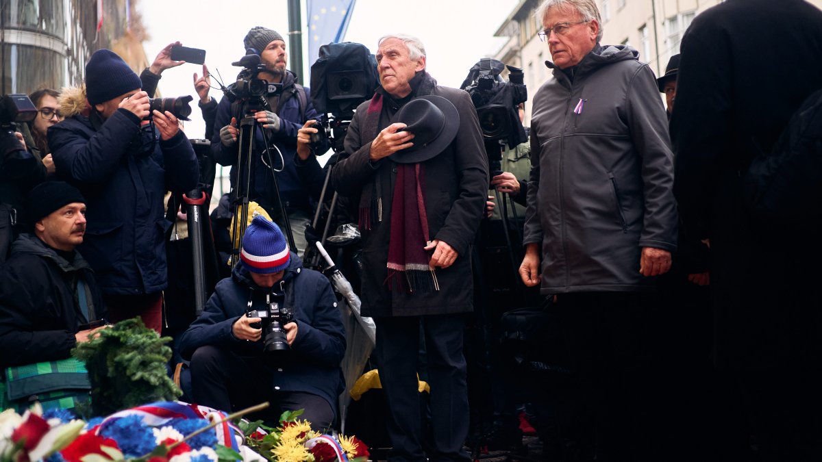 Češi si připomínají události spojené se 17. listopadem. (17.11.2025)