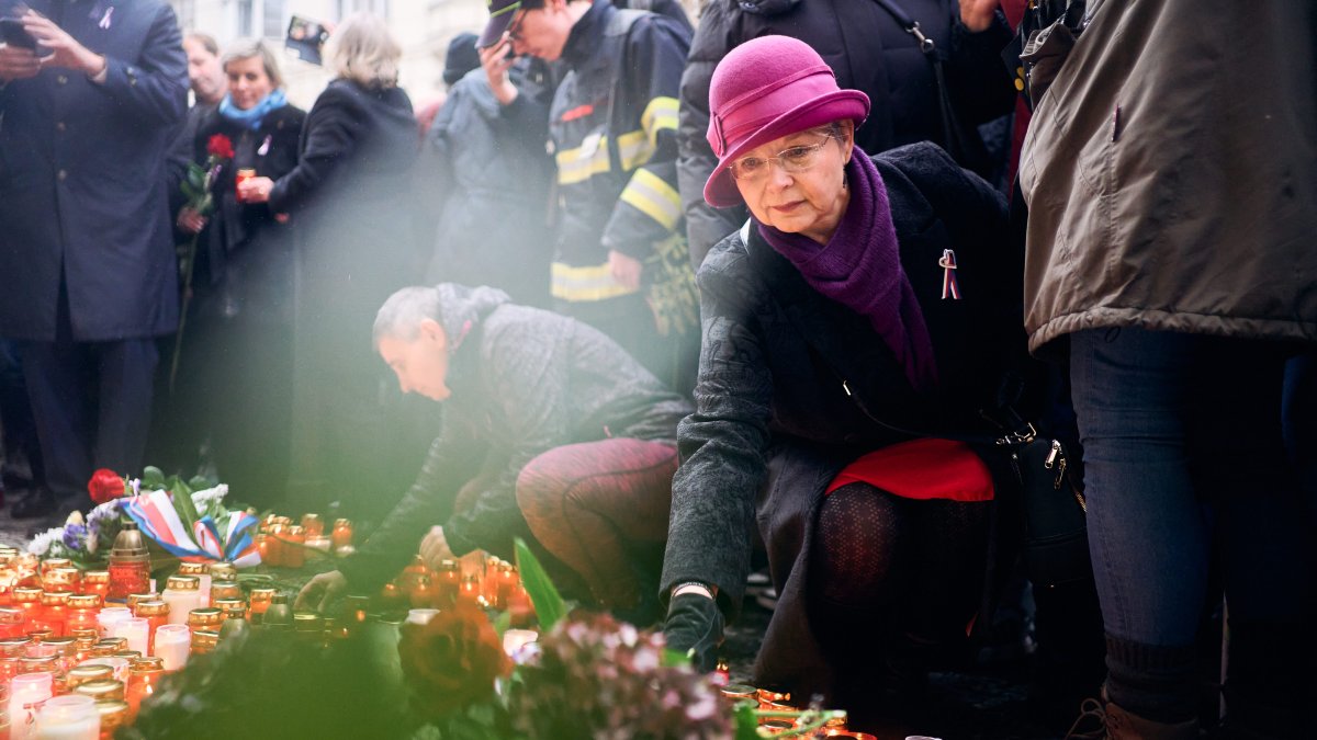 Češi si připomínají události spojené se 17. listopadem. (17.11.2025)