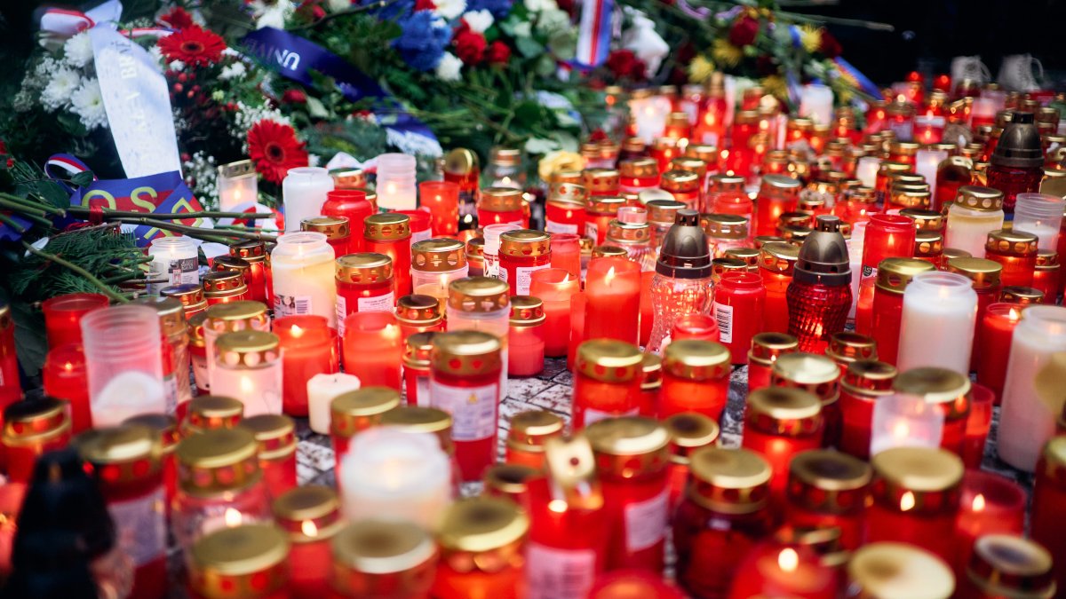 Češi si připomínají události spojené se 17. listopadem. (17.11.2025)