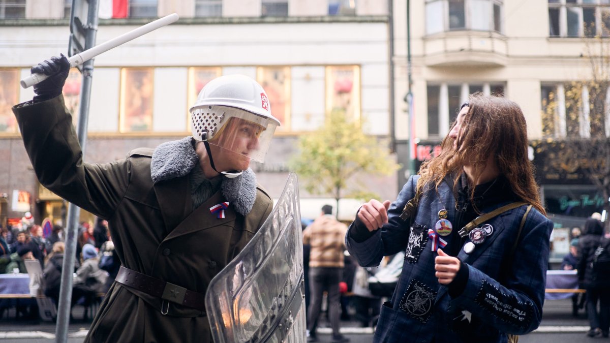 Češi si připomínají události spojené se 17. listopadem. (17.11.2025)