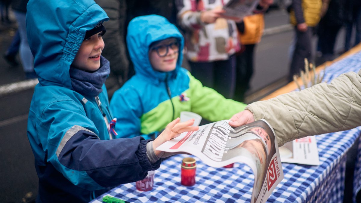 Češi si připomínají události spojené se 17. listopadem. (17.11.2025)