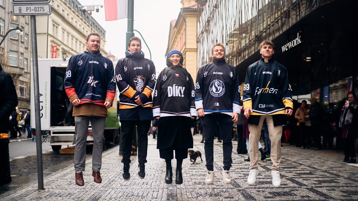 Češi si připomínají události spojené se 17. listopadem. (17.11.2025)