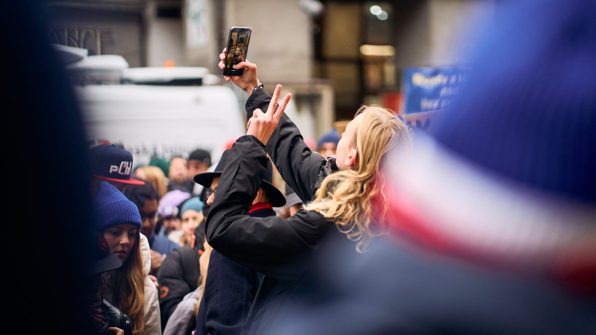 Češi si připomínají události spojené se 17. listopadem. (17.11.2025)