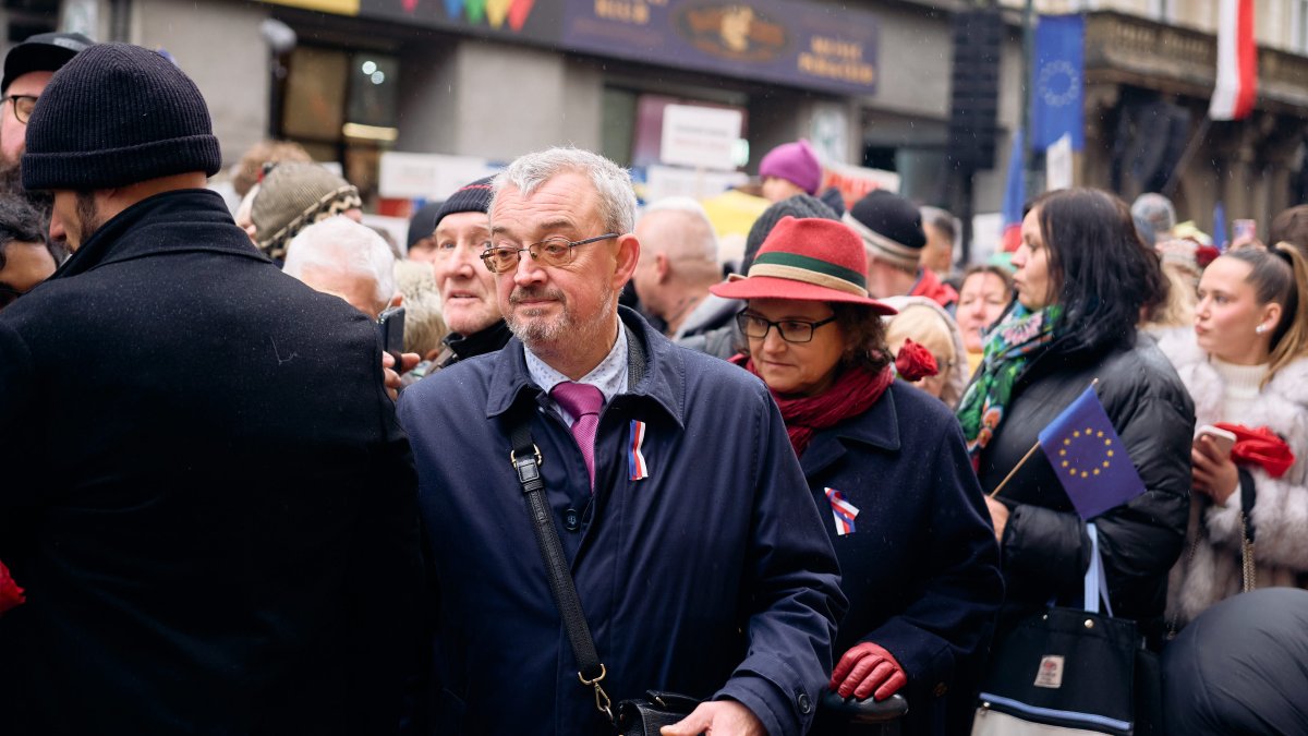 Češi si připomínají události spojené se 17. listopadem. (17.11.2025)