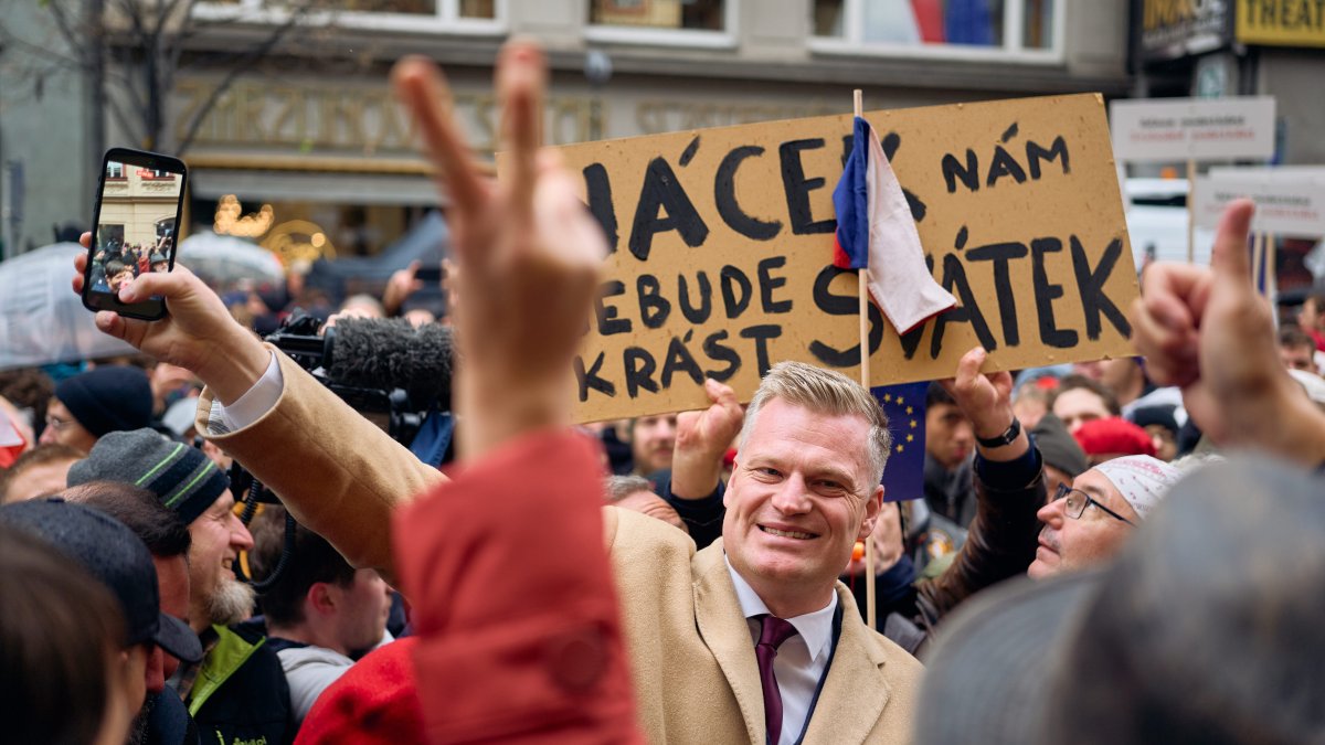 Češi si připomínají události spojené se 17. listopadem. (17.11.2025)