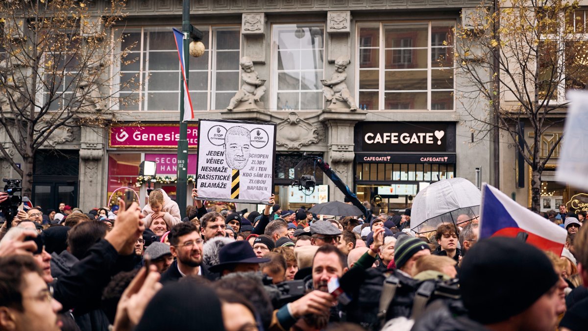 Češi si připomínají události spojené se 17. listopadem. (17.11.2025)