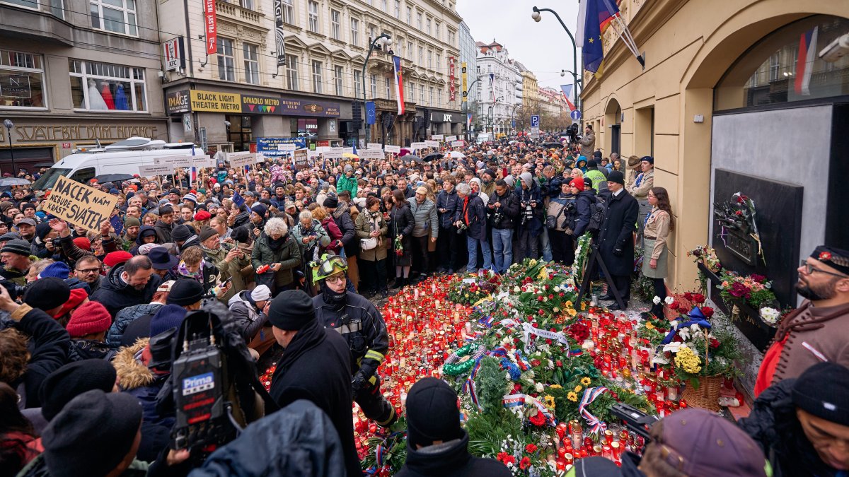 Češi si připomínají události spojené se 17. listopadem. (17.11.2025)