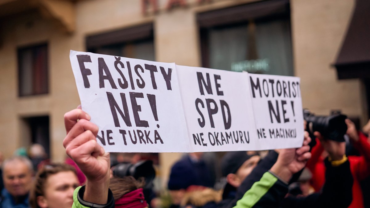 Češi si připomínají události spojené se 17. listopadem. (17.11.2025)