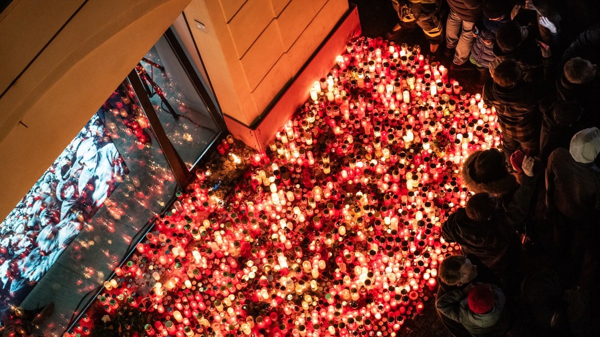 Češi si připomínají události spojené se 17. listopadem. (17.11.2025)