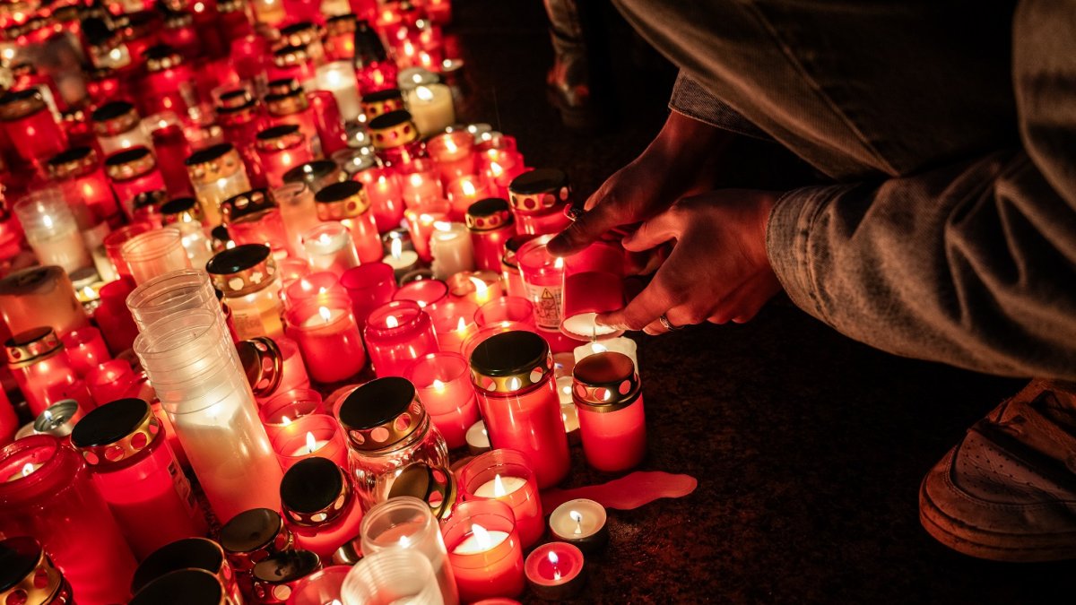 Češi si připomínají události spojené se 17. listopadem. (17.11.2025)