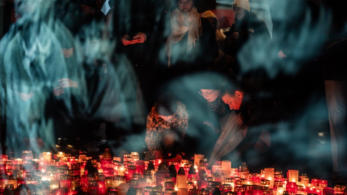 Češi si připomínají události spojené se 17. listopadem. (17.11.2025)