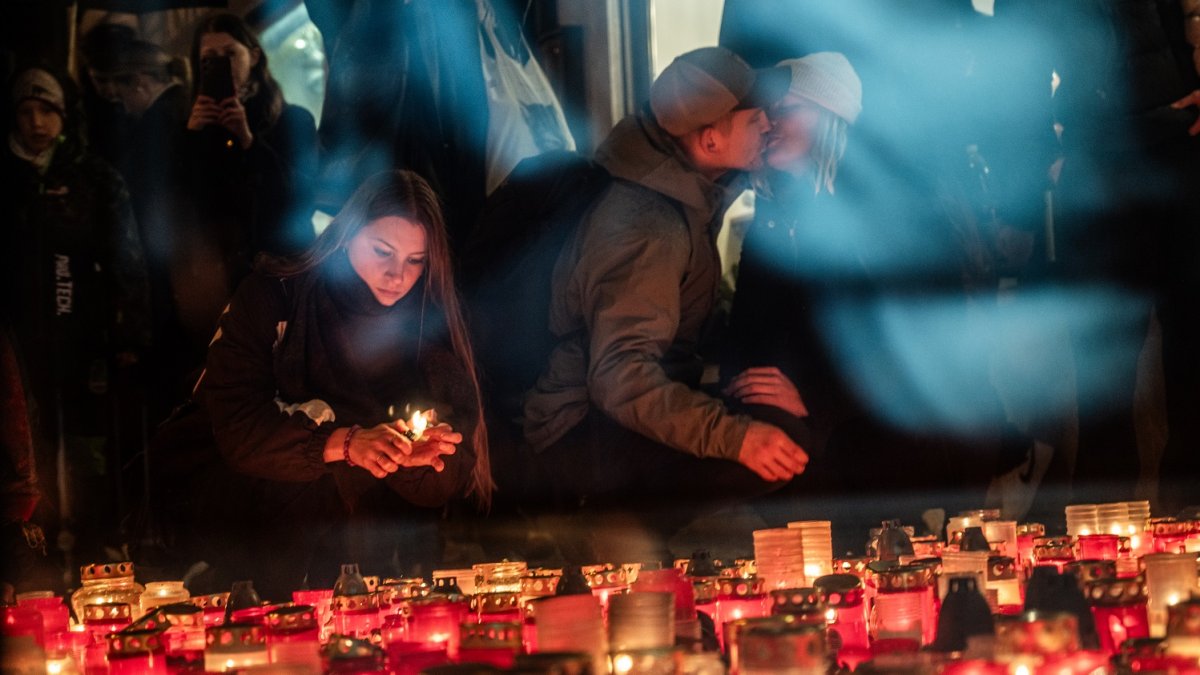 Češi si připomínají události spojené se 17. listopadem. (17.11.2025)