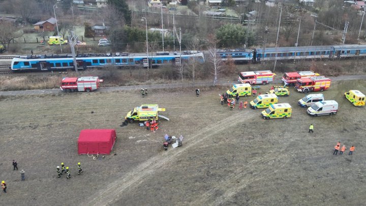 Na jihu Čech se srazily rychlík a osobní vlak. (20.11.2025)