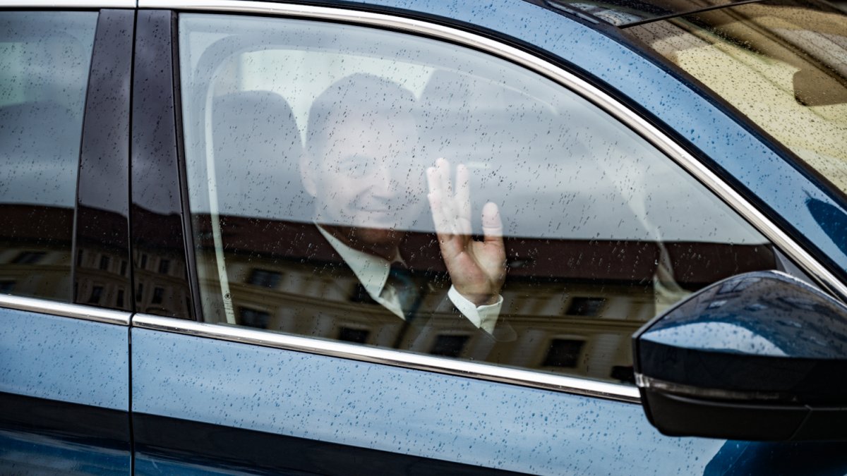 Petr Macinka dorazil na jednání s prezidentem na Pražský hrad. (20.11.2025)