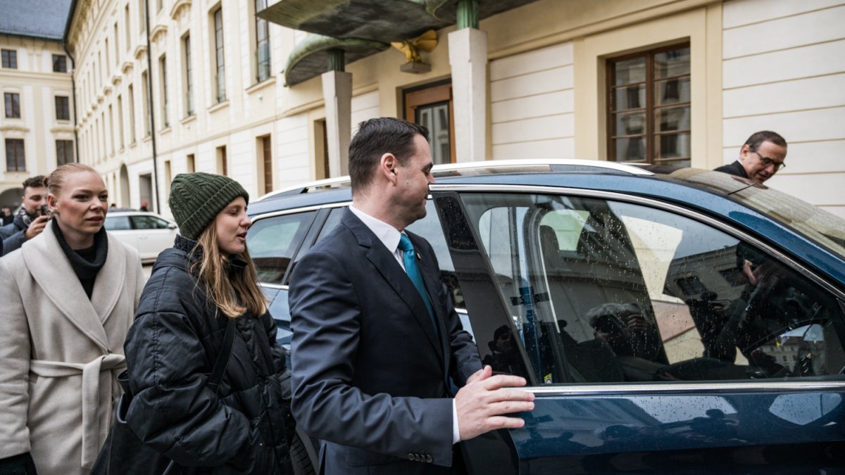 Petr Macinka dorazil na jednání s prezidentem na Pražský hrad. (20.11.2025)