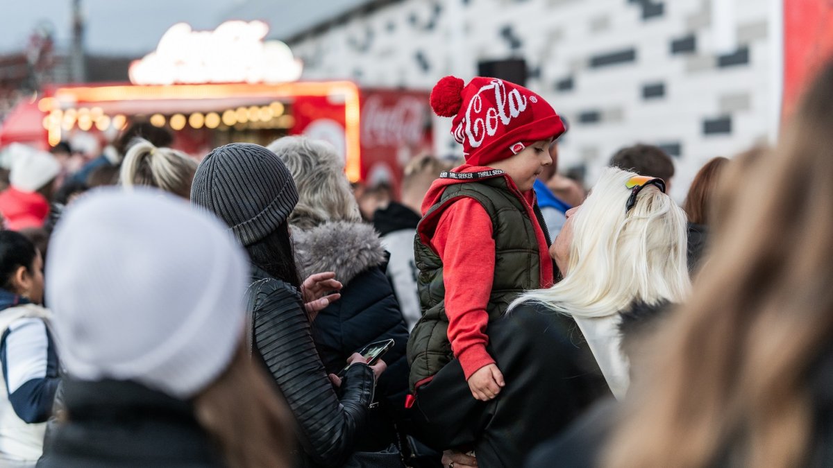 Coca-Cola vánoční kamion zahájil svoji trasu u Westfieldu Černý Most (10.12.2025)