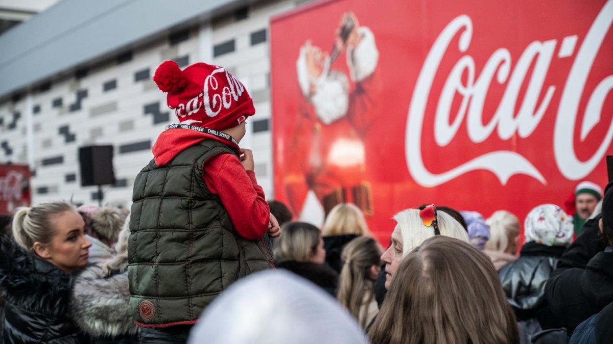 Coca-Cola vánoční kamion zahájil svoji trasu u Westfieldu Černý Most (10.12.2025)