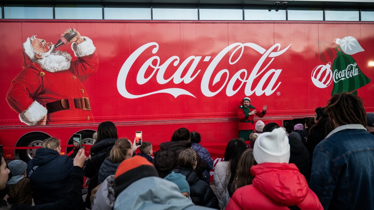 Coca-Cola vánoční kamion zahájil svoji trasu u Westfieldu Černý Most (10.12.2025)