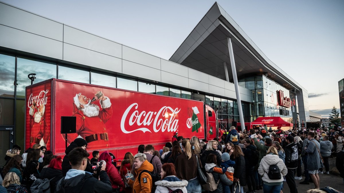 Coca-Cola vánoční kamion zahájil svoji trasu u Westfieldu Černý Most (10.12.2025)