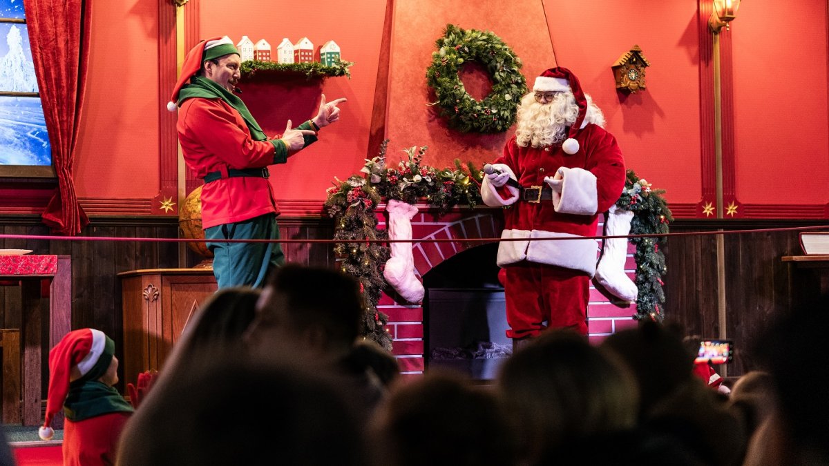 Coca-Cola vánoční kamion zahájil svoji trasu u Westfieldu Černý Most (10.12.2025)