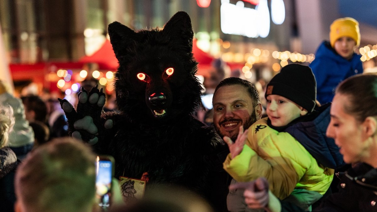 Coca-Cola vánoční kamion zahájil svoji trasu u Westfieldu Černý Most (10.12.2025)