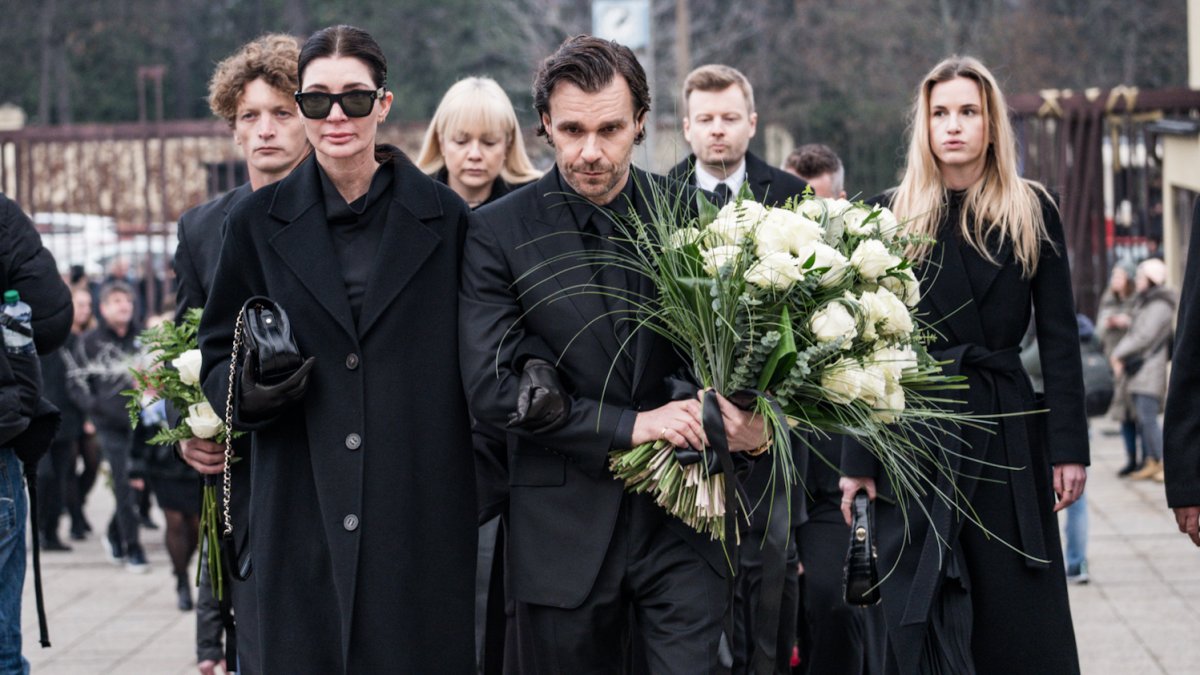 Blízcí a přátelé se rozloučili s moderátorem Patrikem Hezuckým. (12.12.2025)