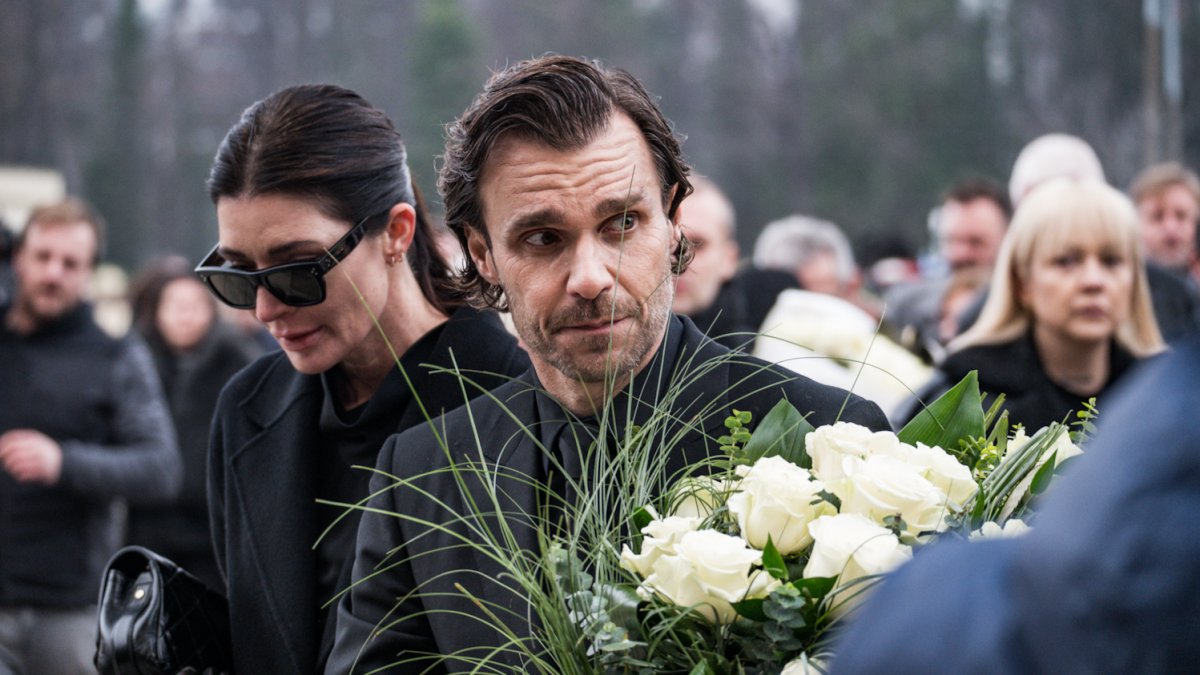 Blízcí a přátelé se rozloučili s moderátorem Patrikem Hezuckým. (12.12.2025)