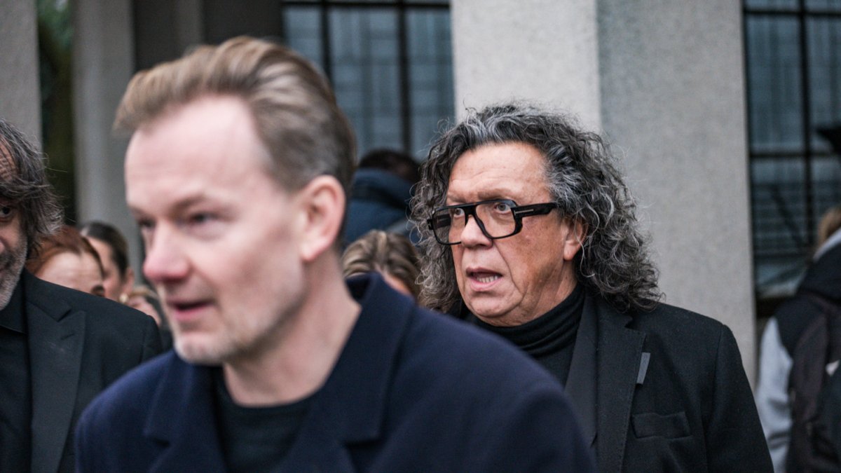 Blízcí a přátelé se rozloučili s moderátorem Patrikem Hezuckým. (12.12.2025)