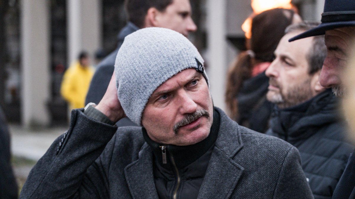 Blízcí a přátelé se rozloučili s moderátorem Patrikem Hezuckým. (12.12.2025)