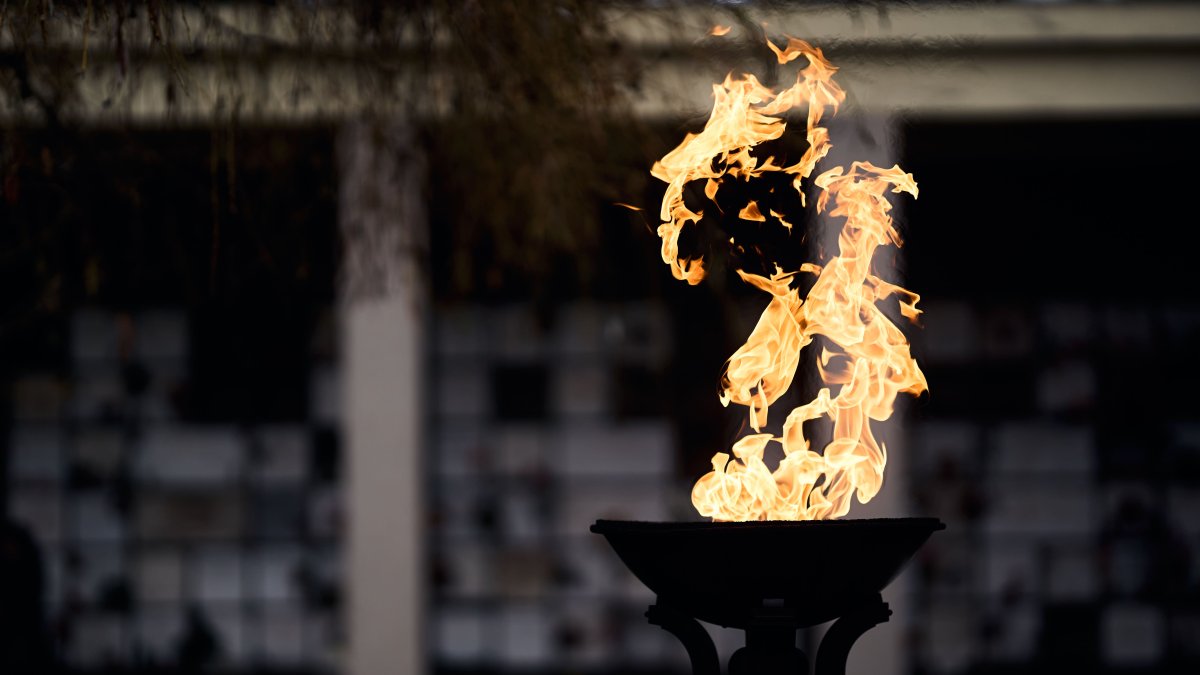 Blízcí a přátelé se rozloučili s moderátorem Patrikem Hezuckým. (12.12.2025)