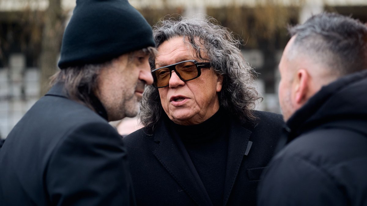 Blízcí a přátelé se rozloučili s moderátorem Patrikem Hezuckým. (12.12.2025)