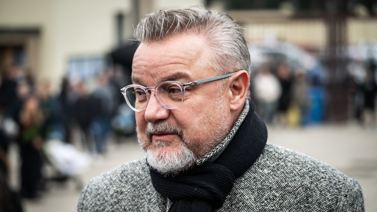 Blízcí a přátelé se rozloučili s moderátorem Patrikem Hezuckým. (12.12.2025)