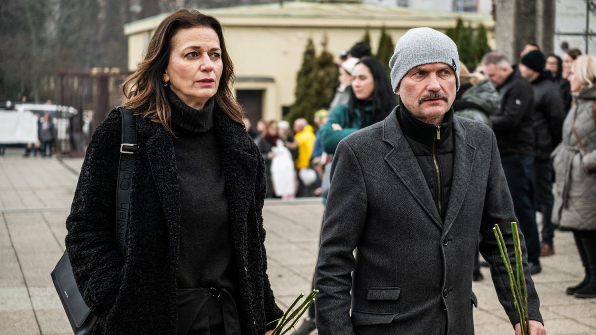 Blízcí a přátelé se rozloučili s moderátorem Patrikem Hezuckým. (12.12.2025)