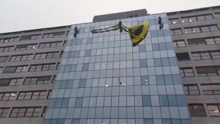 Greenpeace zahájil protest na budově Ministerstva životního prostředí