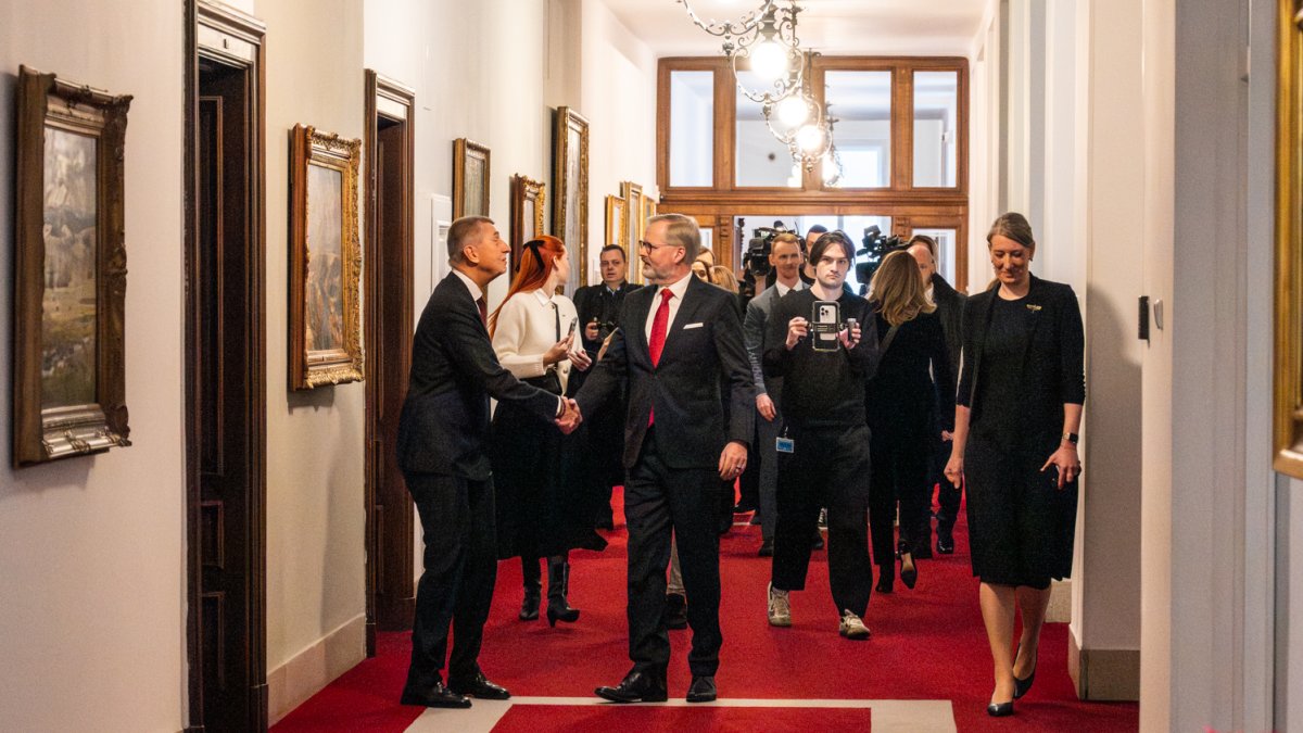 Nová Babišova vláda poprvé zasedala. (15.12.2026)