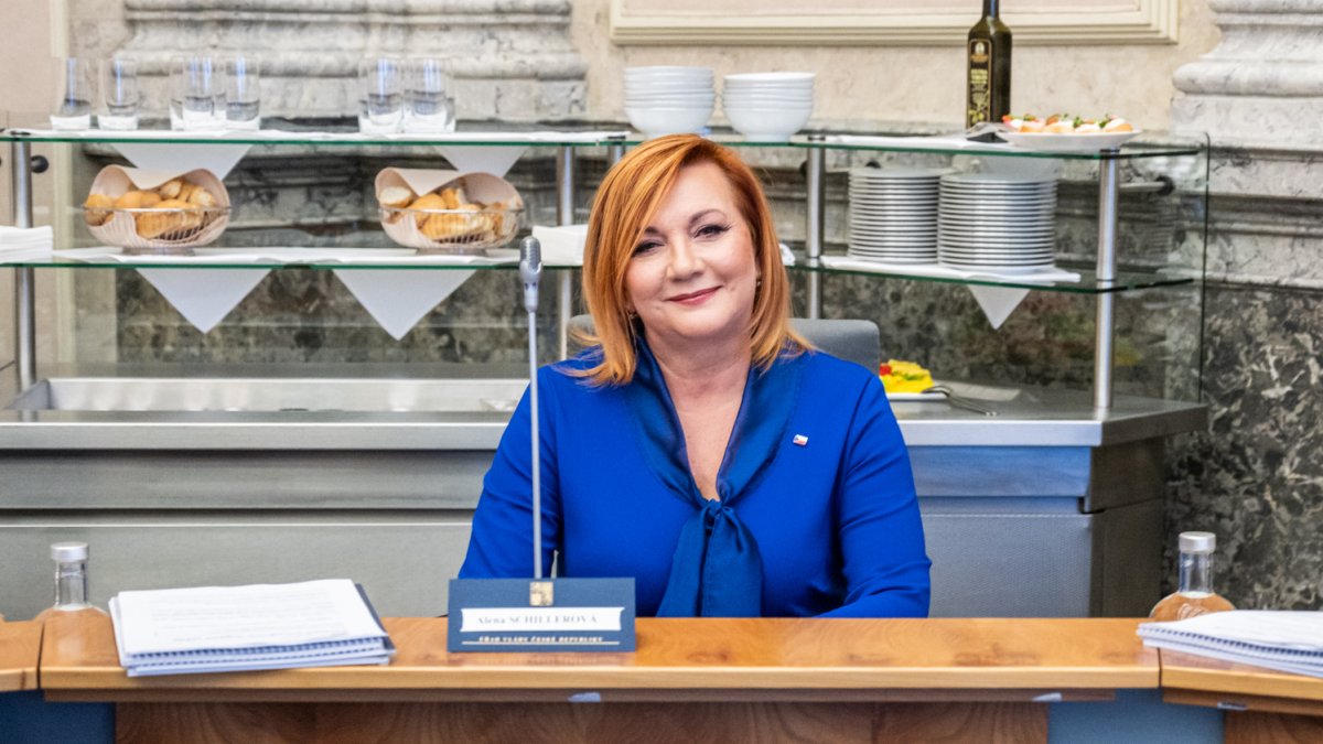 Nová Babišova vláda poprvé zasedala. (15.12.2025)