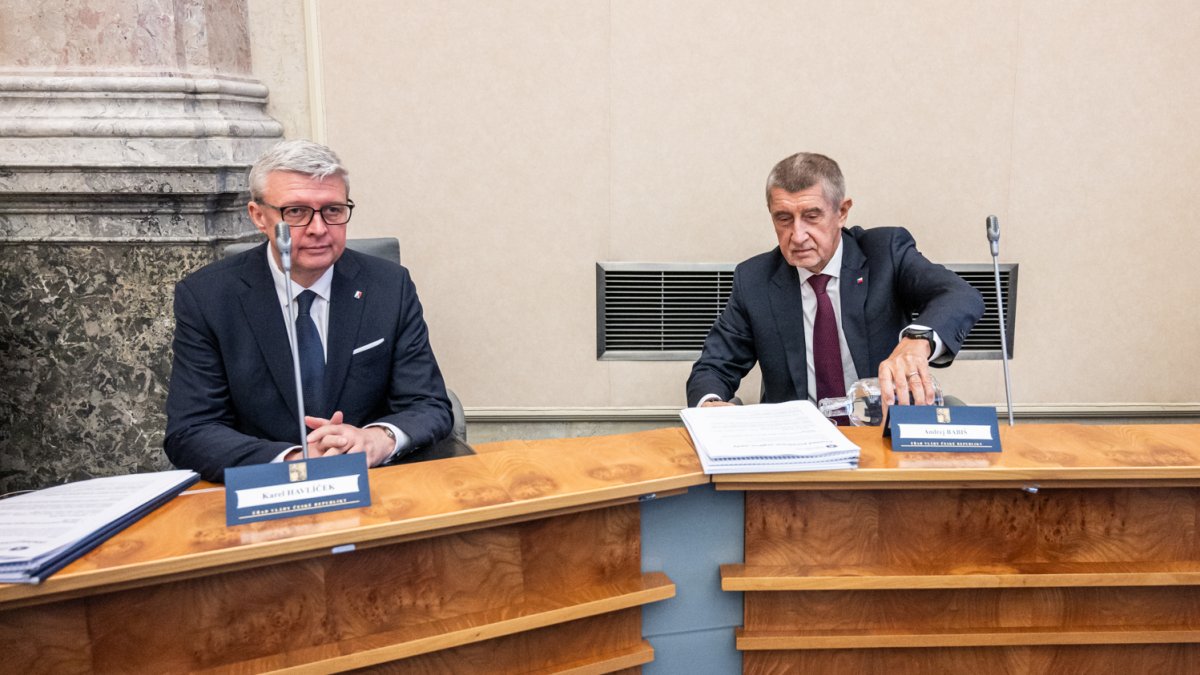 Nová Babišova vláda poprvé zasedala. (15.12.2025)