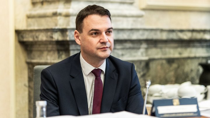 Petr Macinka na zasedání nové vlády