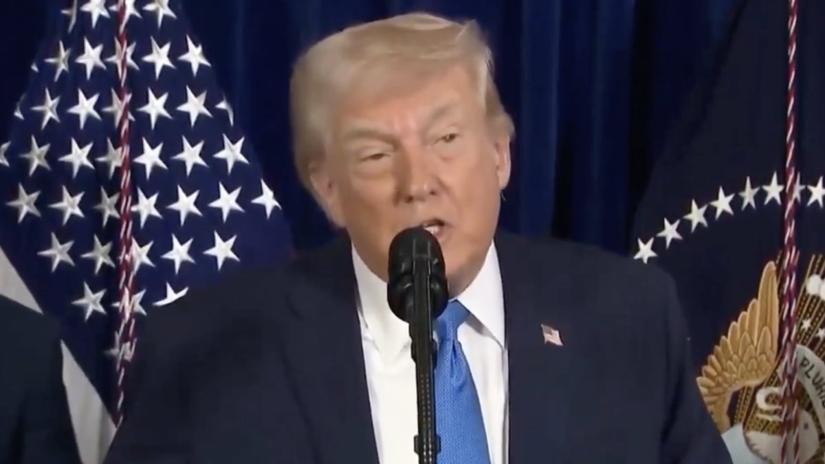 Donald Trump na tiskové konferenci potvrdil zadržení Nicolase Madura. (3.1.2026)