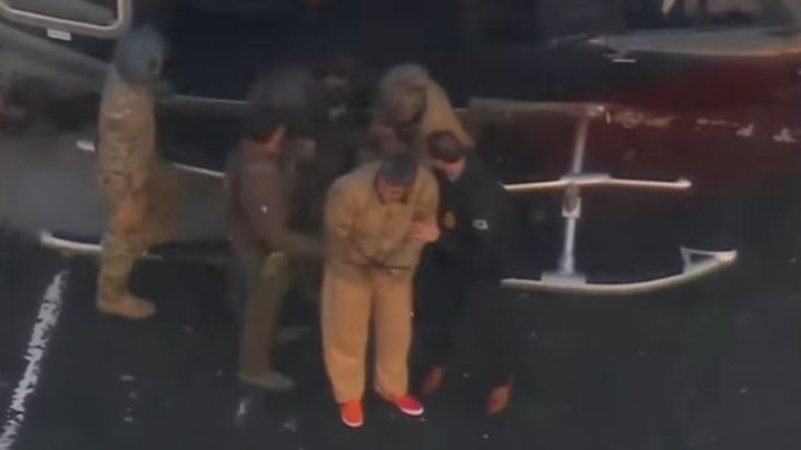 Nicolás Maduro je eskortován k soudu