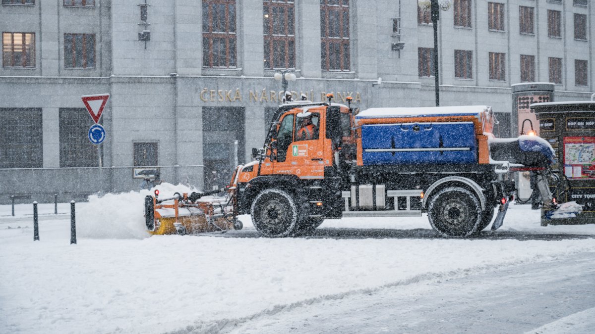 Sníh zasypal Prahu