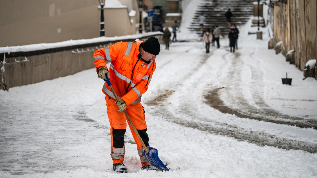 Sníh zasypal Prahu