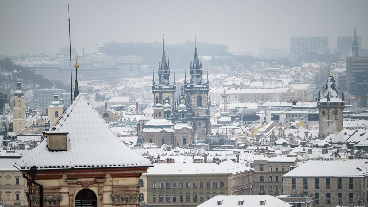 Sníh zasypal Prahu